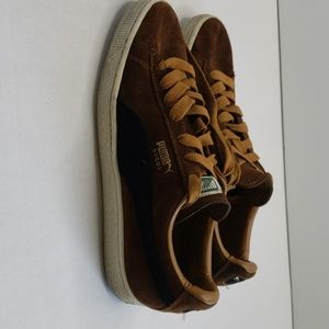 Brown suede Pumas